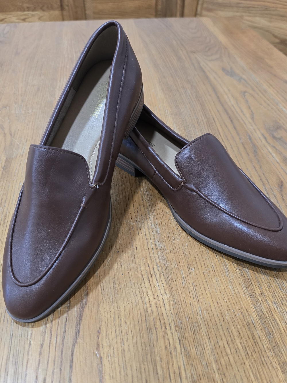New Cushionaire Belmont Cognac Loafers - Size 7.5